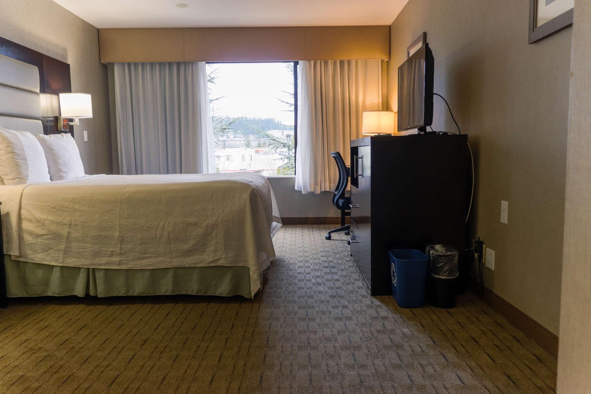 Best Western Plus Silverdale Beach Hotel Exterior photo