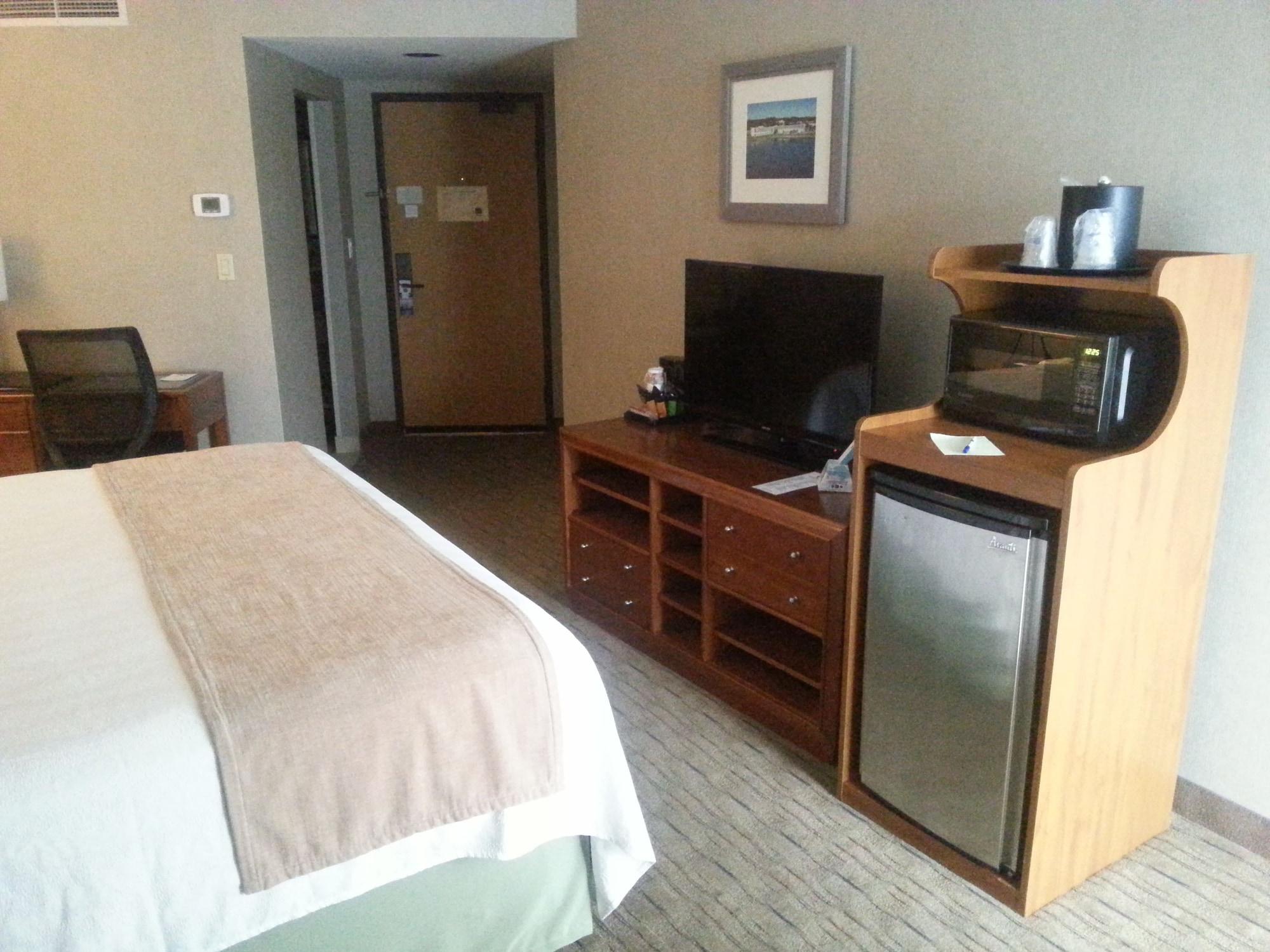 Best Western Plus Silverdale Beach Hotel Exterior photo