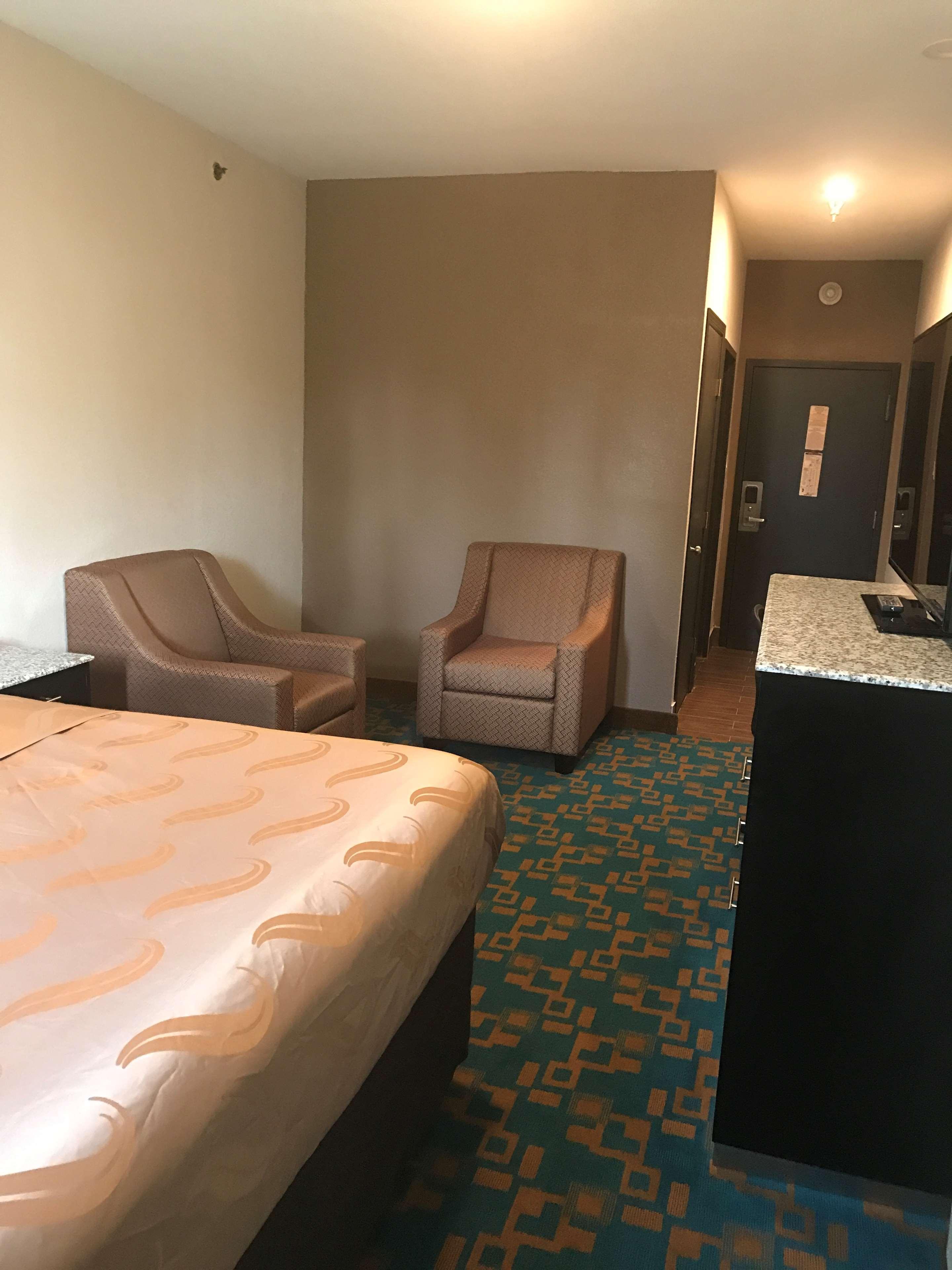 Best Western Plus Silverdale Beach Hotel Exterior photo