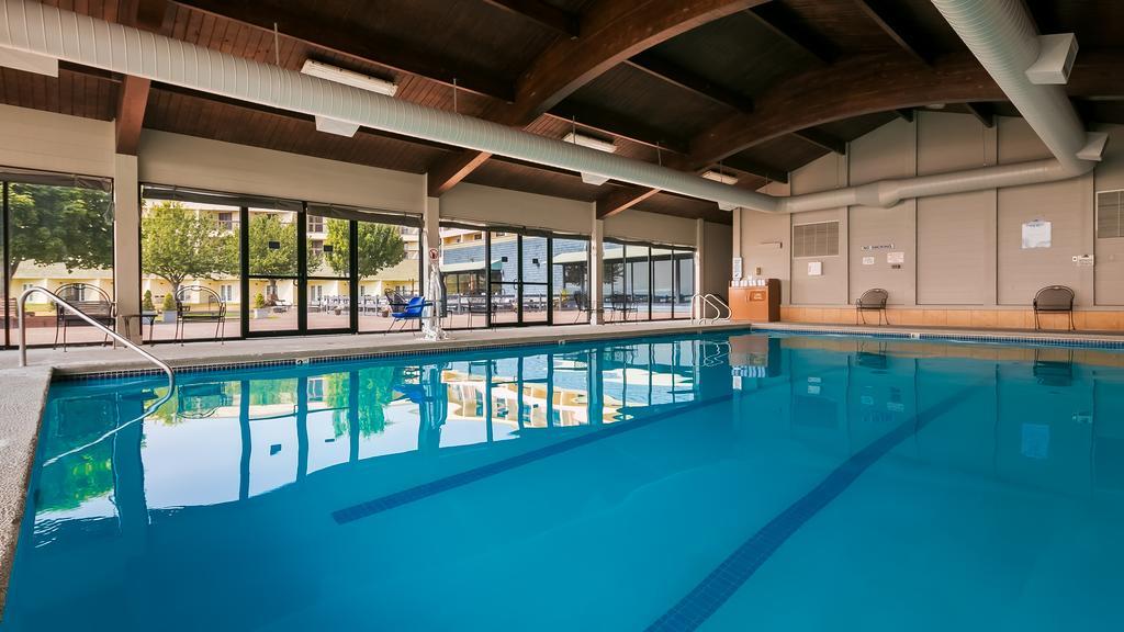 Best Western Plus Silverdale Beach Hotel Exterior photo